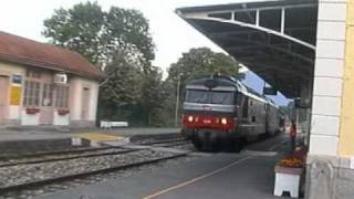 Le train de nuit Paris  Briançon en gare de Die [upl. by Sello766]