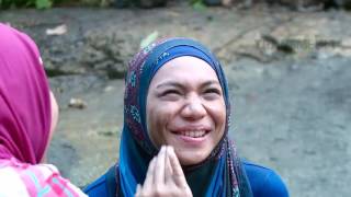 HIJAB TRAVELLER  Serunya Memandikan Gajah 13052017 Part 3 [upl. by Hound144]