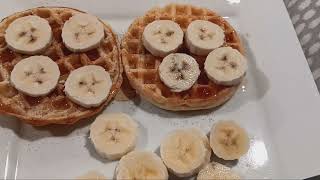 🧇 Waffles with honey 🍯 cinnamon and banana 🍌 dinner waffles [upl. by Terrel988]