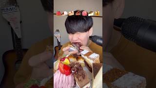 【大食い】誕生日だからケーキ爆食いしますshorts モッパン 飯テロ 大食い mukbang asmr [upl. by Anuahsat]