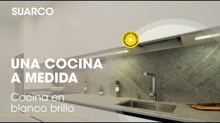 Tour por Elegante Cocina Blanca  Frigorífico Americano y Zona Comedor 🍳 [upl. by Annavoj]