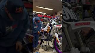 Doing a Fresh Piston and 38mm Lectron on a 1995 YZ125 [upl. by Rapp20]