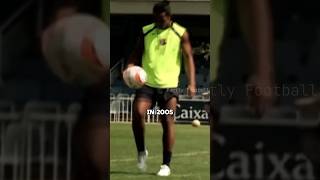 When Ronaldinho did a Crossbar Challenge without Falling [upl. by Tnecniv]