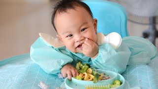 How to safely start solids with your baby [upl. by Chun]