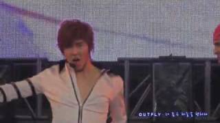 outfly 100328 Yunho in MJ Tribute THIS IS IT concert  Part 12 Beat it  Talk [upl. by Ettenay]