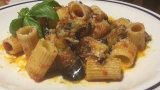 Pasta con le melanzane  non è la Norma non è la Siciliana videoricetta n 1153 [upl. by Aiek]