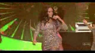 Rihanna Break It Off Live at New Years 2007 [upl. by Fina]