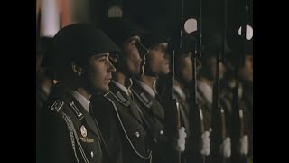 Großer Zapfenstreich der Nationalen Volksarmee 1984 [upl. by Aksel]