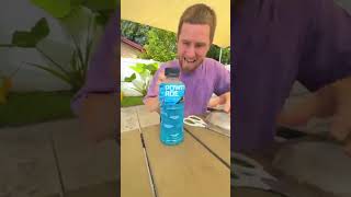 PEGÓ la BOTELLA a la MESA 😱🥤🤣 shorts [upl. by Rowen]