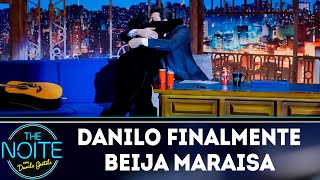 Danilo finalmente beija Maraisa  The Noite 140319 [upl. by Va]