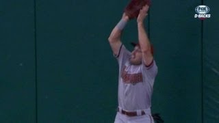 Eaton makes a tough leap on a fly ball [upl. by Arakawa]