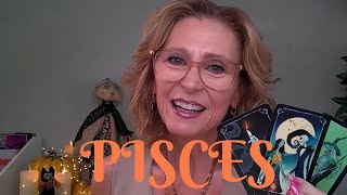 PISCES ♓💖THIS LOVE COMES IN WA BANG 🤯🧨BLOWN AWAY amp LOOKING FOR MORE😲🪄✨ PISCES LOVE TAROT💝 [upl. by Blunt155]