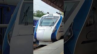 22478 Vande Bharat Express SVDK  NDLS arriving New Delhi Railway Station [upl. by Acsehcnarf]