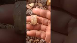 Agate agate Crystals  Crystal hunting rockhounding naturalgems quartz crystalhunting [upl. by Ranitta]