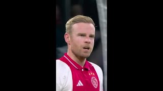 ¡AJAX LO EMPATÓ AL PSV CON UN TESTARAZO DE DAVY KLAASSEN  Shorts [upl. by Arihaz]