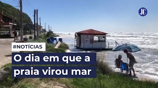 Mar invade areia em praias de Torres durante forte ressaca [upl. by Sirois]