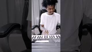 ማራናታmaranataBerekettesfayemezmurmusicInstrumentbymusicianbeki [upl. by Eenehs247]