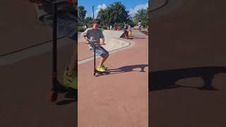 Kickless bri en trottinettefreestyle scooter scootering scoot2street [upl. by Arikahs876]