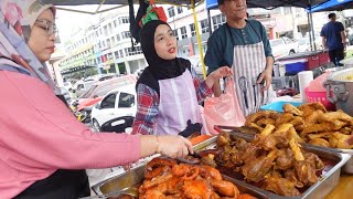 Taste Of Sarawak  Famous Uptown Kota Samarahan Street Food  Malaysian Street Food [upl. by Pepito186]