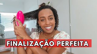 Finalizando o Cabelo cacheado com a Escova Ultimate Finish da Tangle Teeze  Dicas e Truques [upl. by Celestyn903]