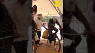 Bicicletas con bidones para llevar agua entregó el presidente Petro en la Guajira [upl. by Emylee]