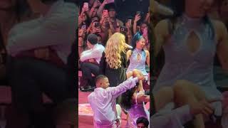 Sabrina Carpenter  That Dont Impress Me Much Shania Twain Cover  Scotiabank Arena Toronto [upl. by Laspisa]