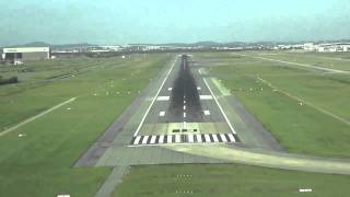 Day Approach and Landing RWY 19 Brisbane Airport Australia  Cockpit View [upl. by Yoj]