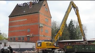 Abbruch Hochsilo Altenmedingen  2 große Abbruchbagger Cat 349E 32m336E  Abriss ohne Probleme [upl. by Stace]