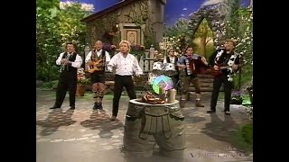 Münchner Zwietracht  Alarm auf der Alm Medley  2002 [upl. by Eenar]