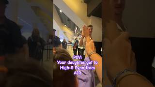 Her sisters are super jealous 🤣ajr themaybeman ajr concert philadelphia shorts philly [upl. by Ochs]