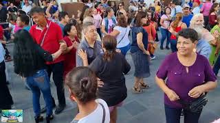 bailando la deES CASADO Y LE PEGAN😃😃🤭 plaza hijas de tampico 👍 🇲🇽 [upl. by Uis]