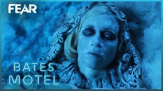 Romero Discovers Norma’s Body  Bates Motel [upl. by Jonny]