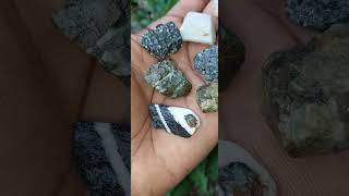 A SUITE OF ROCK AND MINERAL SPECIMENS DIORITE QUARTZ SERPENTINE AMPHIBOLITE CALCITE🇯🇲🇯🇲 [upl. by Ytsrik]