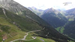 Alpen  Flug über den Jaufenpass in Italien [upl. by Eiznik]