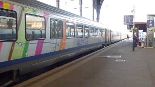 Gare de Strasbourg  Straßburger Bahnhof Un train est poussé [upl. by Arahat523]