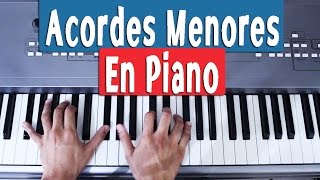 ¡Aprende a Tocar Todos los Acordes Menores En Piano [upl. by Nnairam803]