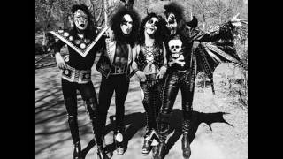 Kiss  Strutter Demo 1973 [upl. by Berkly]