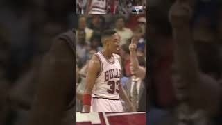 🔥 Scottie Pippen POSTERIZES Patrick Ewing 😱🏀 ScottiePippen PatrickEwing NBAPlayoffs [upl. by Eatnoid]