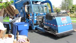 ♻ Republic Services  Saturday Memorial Day Pick up 2013 Part 1 quotMucho Recyclingquot♻ [upl. by Lunt]