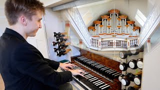 Prelude in F Major on one of the most interesting Pipe Organs  J S Bach played by Paul Fey [upl. by Eadahc]