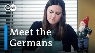 Deutsch werden – so sollte der Einbürgerungstest wirklich aussehen  Meet the Germans [upl. by Kaleb190]