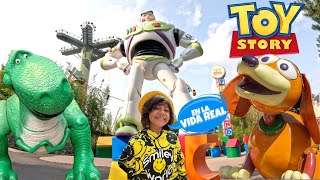 Toy Story en la VIDA REAL en Disneyland [upl. by Zicarelli103]