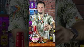 Como preparar un Manhattan Receta del cocktail Manhattan paso a paso [upl. by Hnacogn]