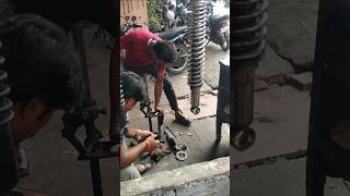 Hero Splendor Rear Shocker Fitting kaise karen shocker shockerrepair automobile [upl. by Enida]