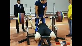 Distensioni su panca piana  Nicola Masiello solleva 200kg [upl. by Donny]