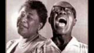 Ella Fitzgerald and Louis Armstrong  Learnin The Blues [upl. by Schuyler]