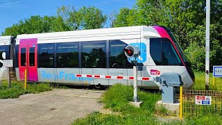 Passages à Niveau dEsbly à CrécylaChapelle  Ligne exploitée avec du matériel Tramtrain [upl. by Ayatnwahs]