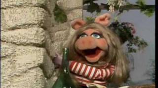 Muppet Show Miss Piggy  Never on Sunday s3e09 [upl. by Lenod]