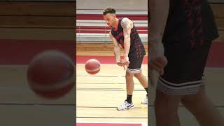 La feinte de passe  fake pass basketball basketballshorts shorts [upl. by Alidis]