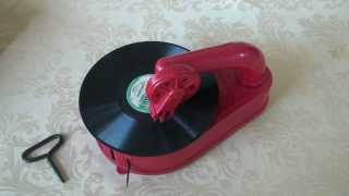 Louis Marx Mechanical Toy Phonograph Playing Upidee quotLittle Marvel Recordsquot [upl. by Landahl]